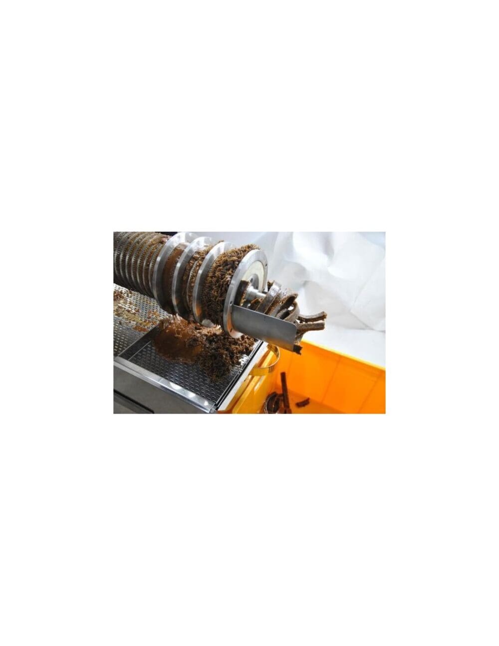 Screw wax press